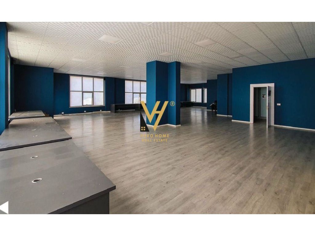 SHITET AMBIENT BIZNESI 240 M2 TE RRUGA BARDHYL 622.000 EURO