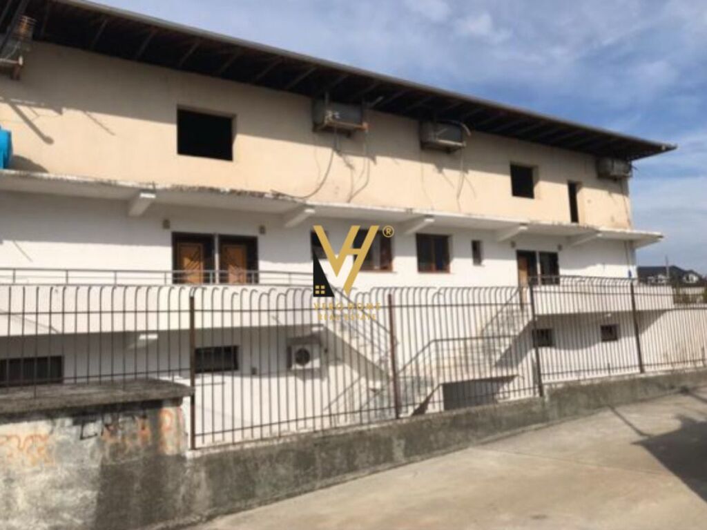 JEPET AMBJENT BIZNESI 1.500 M2 ME QERA NE KAMEZ 5.000 EURO 2