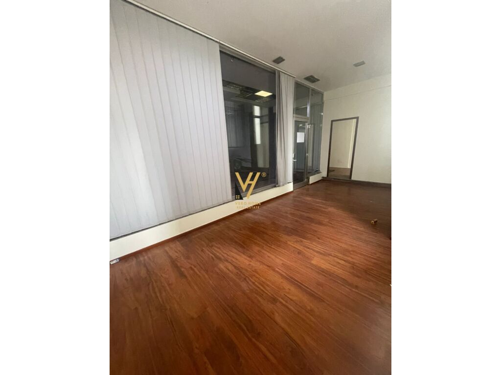 Jepet zyre me qera te Bulevardi Zogu i Pare 40 m2 2