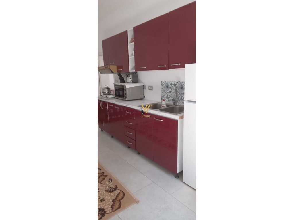 JEPET APARTAMENT 2+1+VERANDE ME QERA NE PORCELAN 50.000 LEKE 2