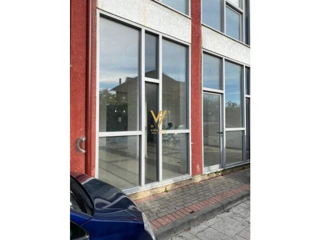 Jepet dyqan me qera ne Paskuqan 92 m2 4