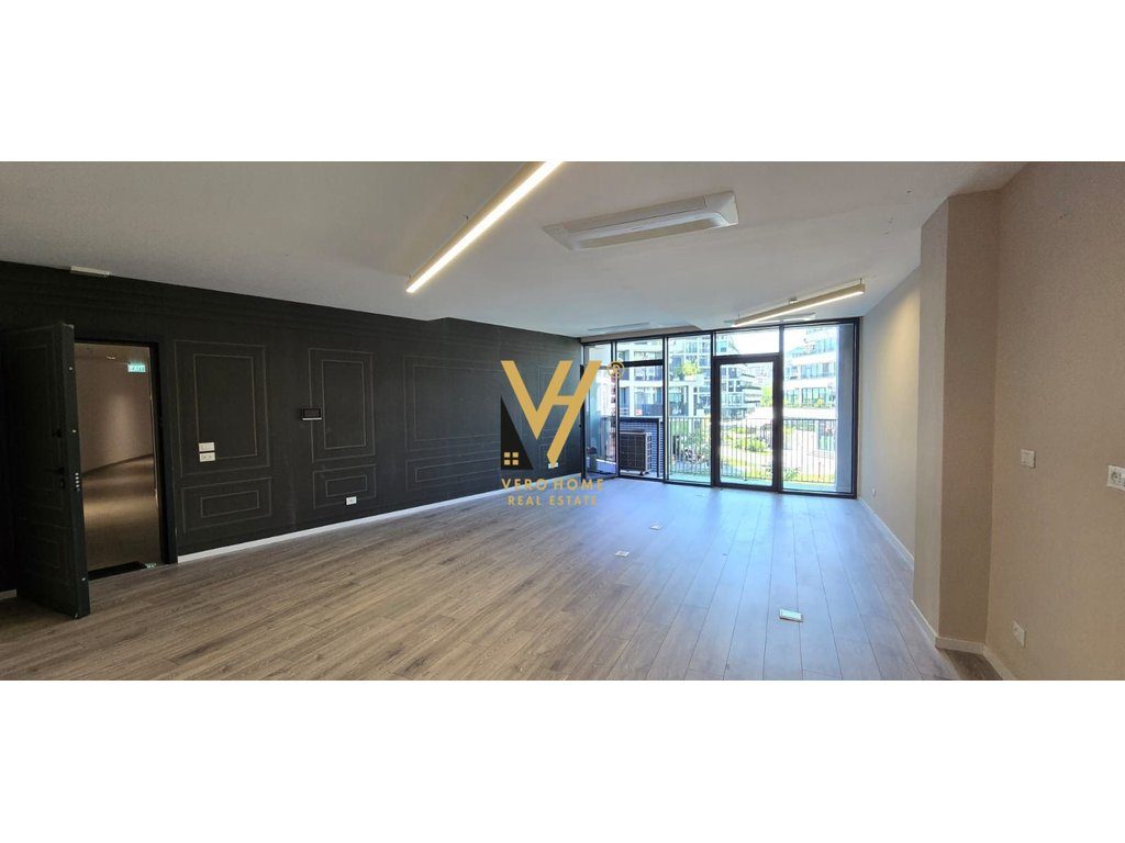 JEPET ZYRE 102 M2 ME QERA TE LAKE VIEW 1.500 EURO 2