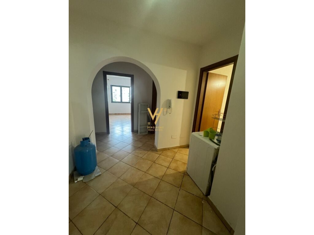 Jepet Apartament 2+1+2+ballkon me qera te Lulishtja , Komuna e Parisit 115 m2 4