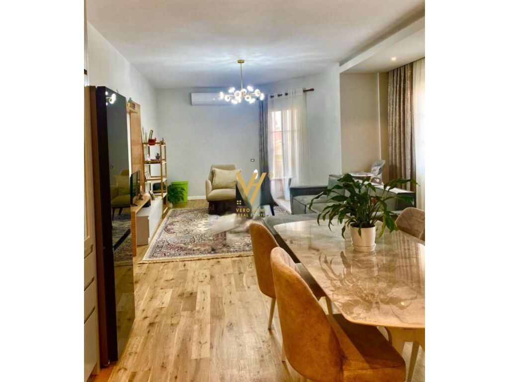 Jepet vile kater katshe me qera ne Selite 600 m2 3