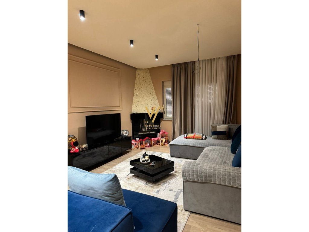 SHITET APARTAMENT DUPLEX 3+2+3 TE 21 DHJETORI 400.000 EURO 2