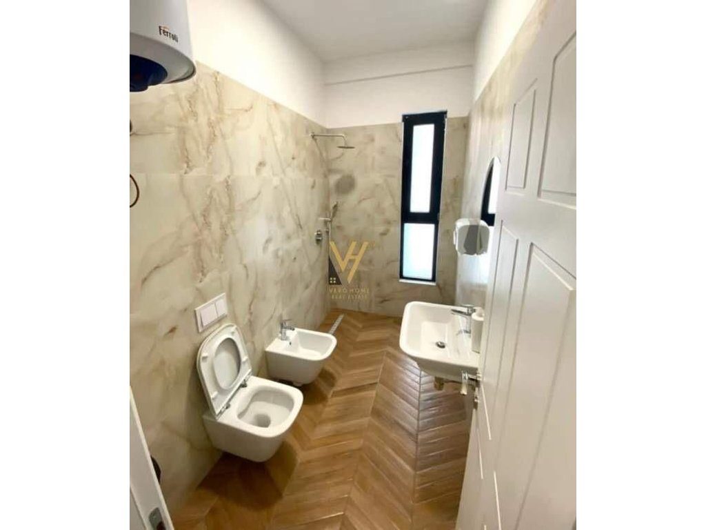 JEPET ZYRE 131 M2 ME QIRA TE KOMPLEKSI SQUARE 21 950 EURO 3