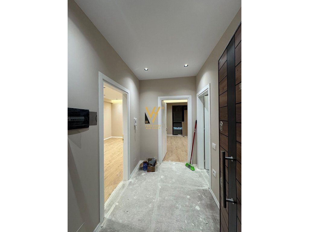 JEPET ZYRE 64 M2 ME QERA TEK URBAN GATE, ASTIR 450 EURO 3