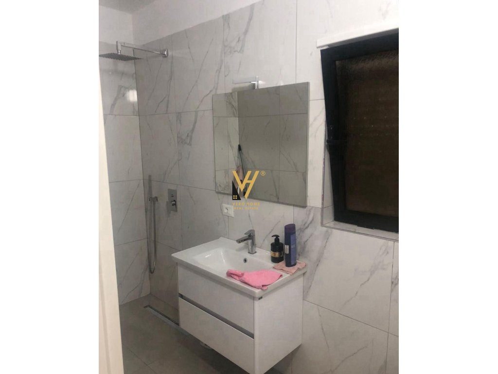 JEPET AMBIENT BIZNESI 116 M2 ME QERA TE SELVIA 750 EURO 3