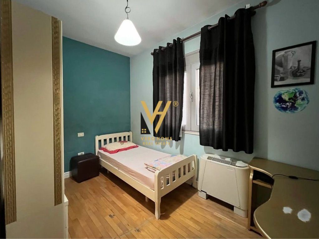 JEPET VILE 3+1+BLK ME QERA TE RRUGA JORDAN MISJA 1.350 EURO 4