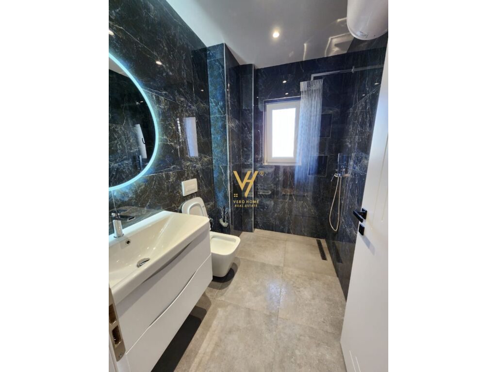 Shitet Apartament 2+1+ballkon te Ish Stacioni i Trenit 80 m2 3