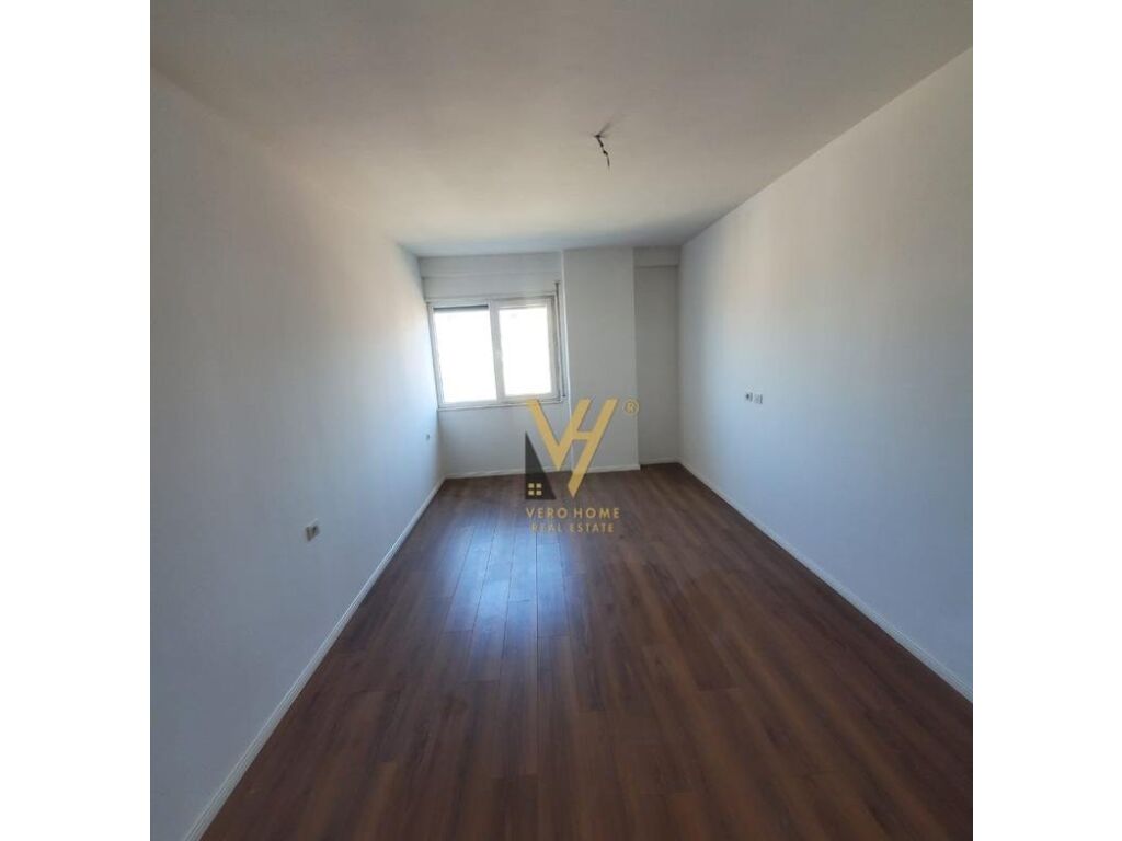 Shitet apartament 2+1 ne Laprake 110 m2 3