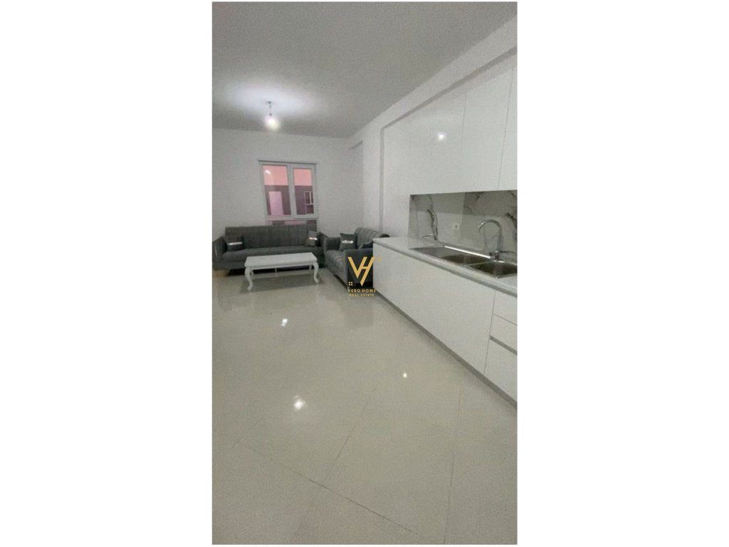 JEPET APARTAMENT 2+1 ME QIRA TE UNIVERS CITY 50.000 LEKE