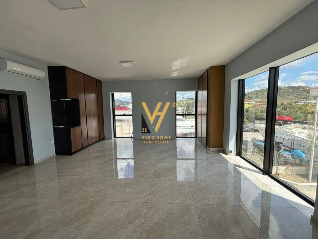 Shitet Kapanon dhe Truall ne Marikaj , Vore 1620 m2