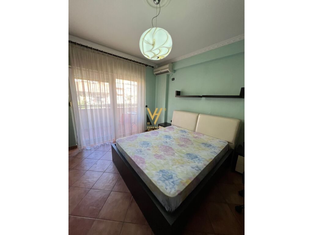 Jepet Apartament 2+1+ballkon me qera te Sheshi Willson 90 m2