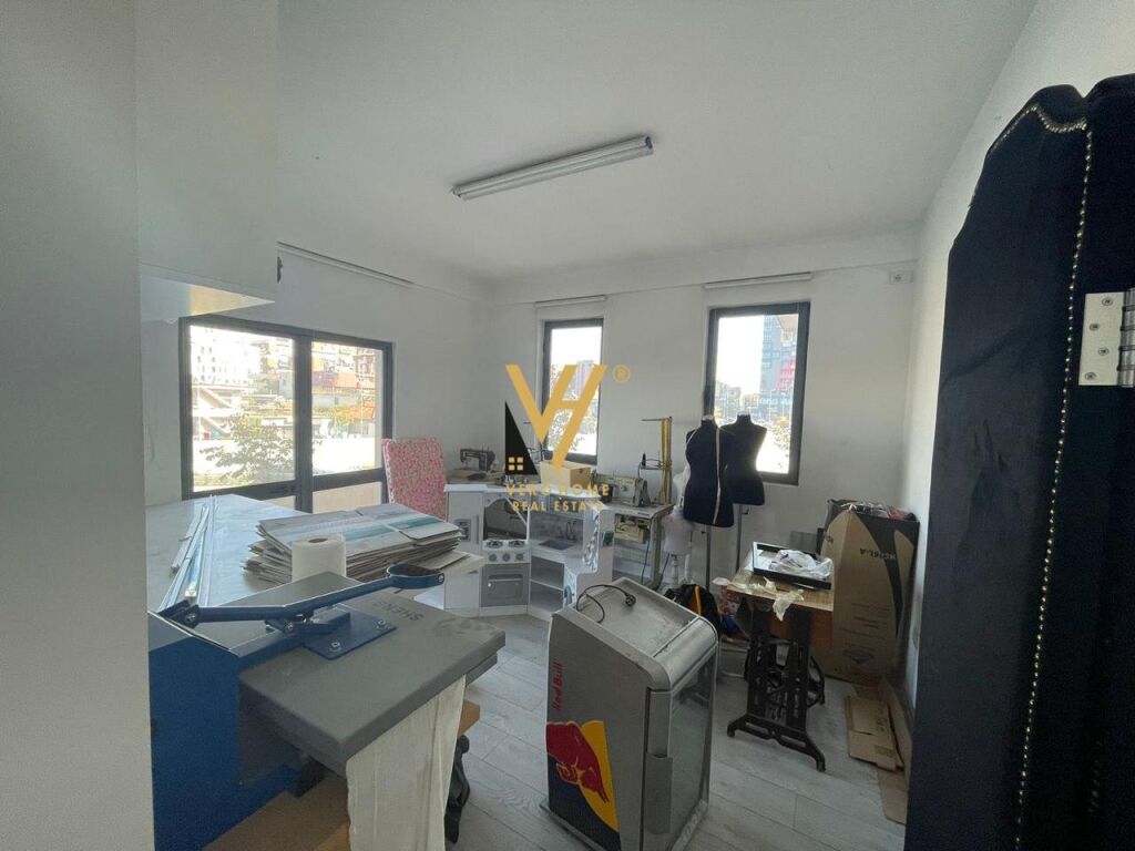Jepet ambient biznesi me qera te Unaza e Re 210 m2 3