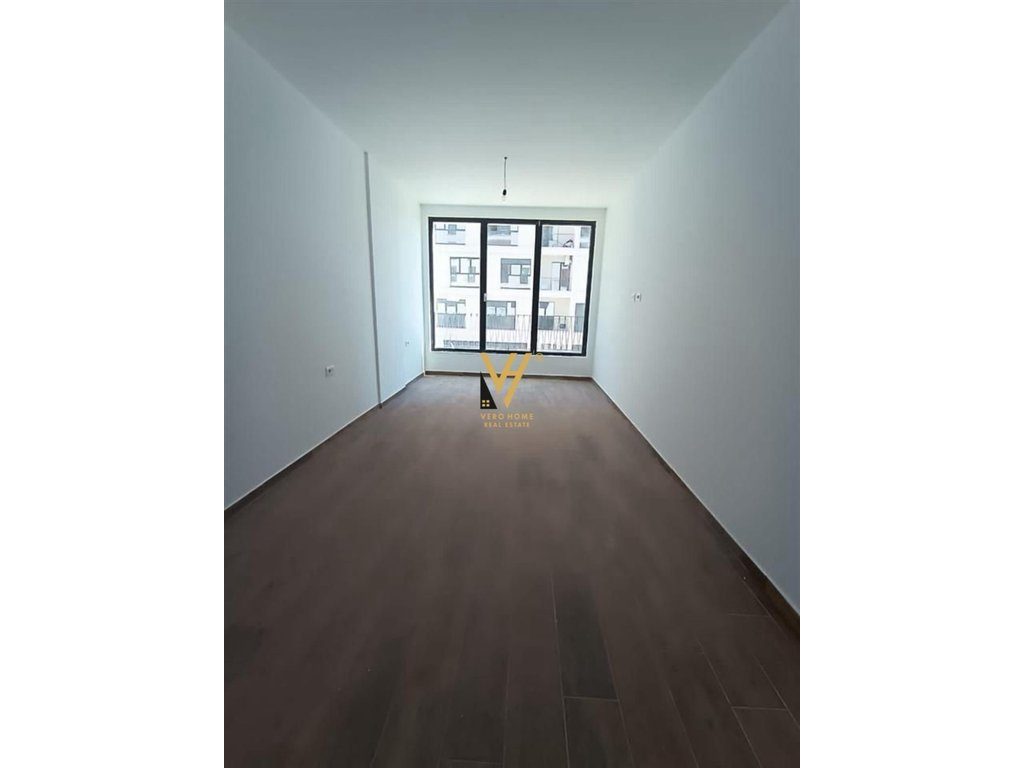 JEPET ZYRE 150 M2 ME QERA NE XHAMLLIK, KOMPLKSI ZIRKON 95.000 LEKE 2