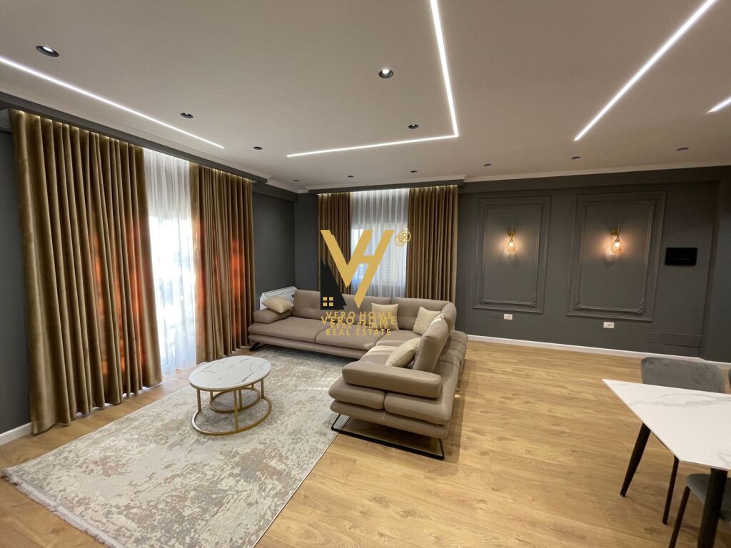 JEPET APARTAMENT 2+1+2+BLK ME QERA NE FARKE 800 EURO