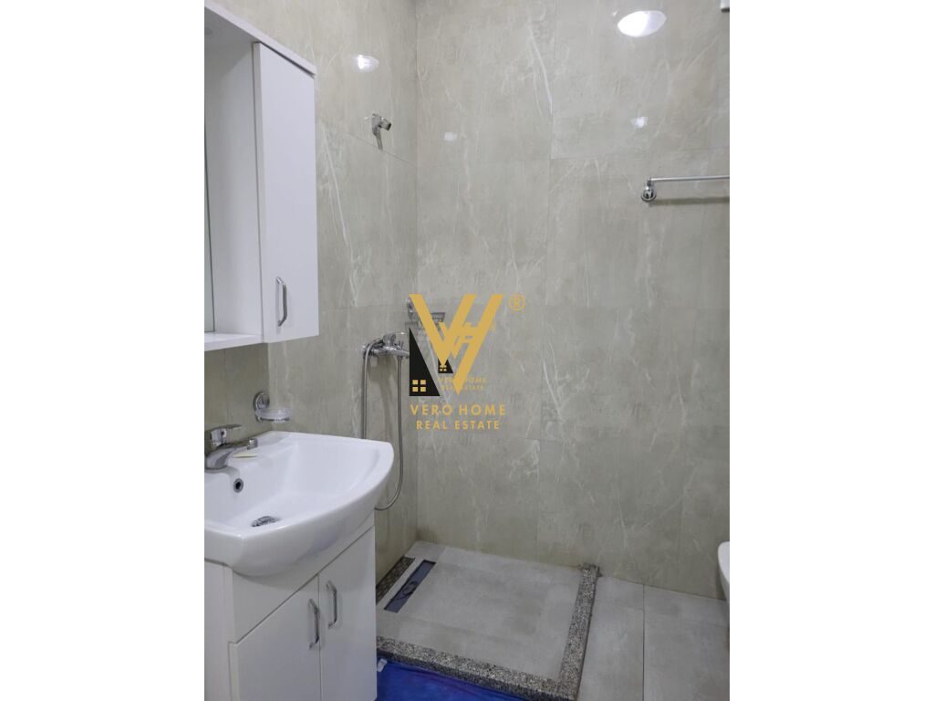 JEPET APARTAMENT 1+1+BLK ME QERA TE KOPSHTI BOTANIK 40.000 LEKE 4