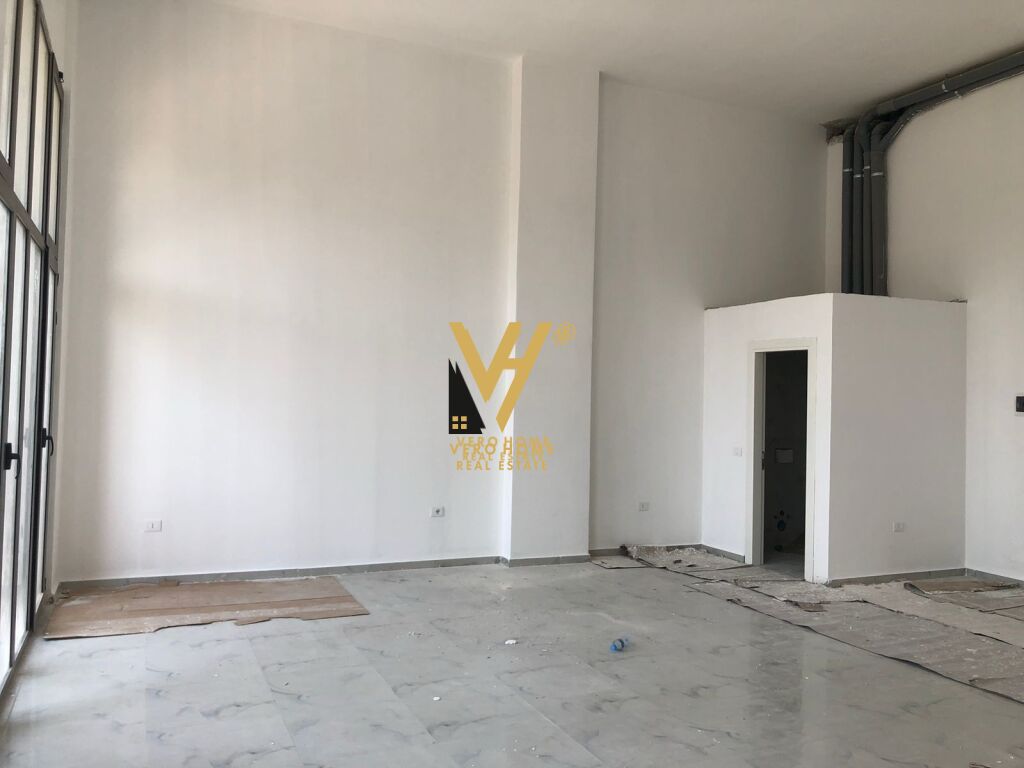 SHITET ZYRE 88 M2 NE PORCELAN 261.000 EURO 3