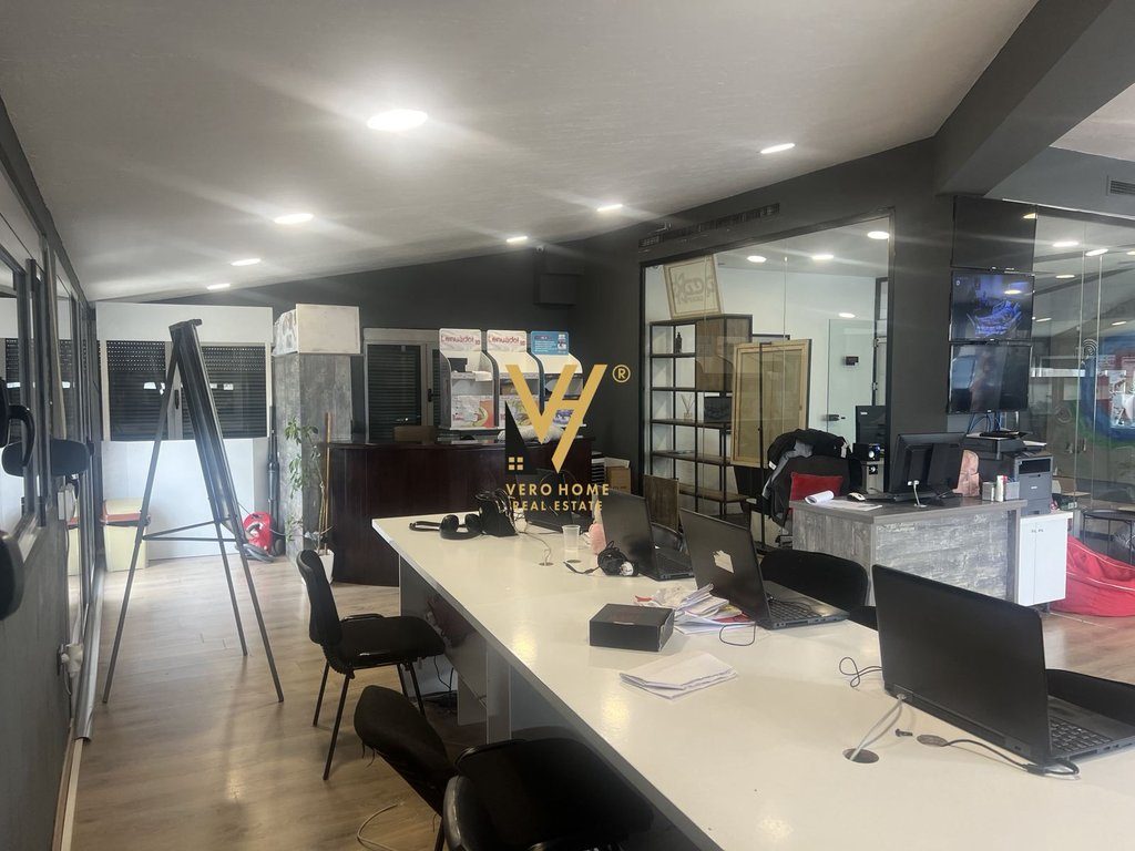 JEPET ZYRE 250 M2 ME QIRA TEK ISH TREGU ELEKTRIK 250.000 LEKE 3