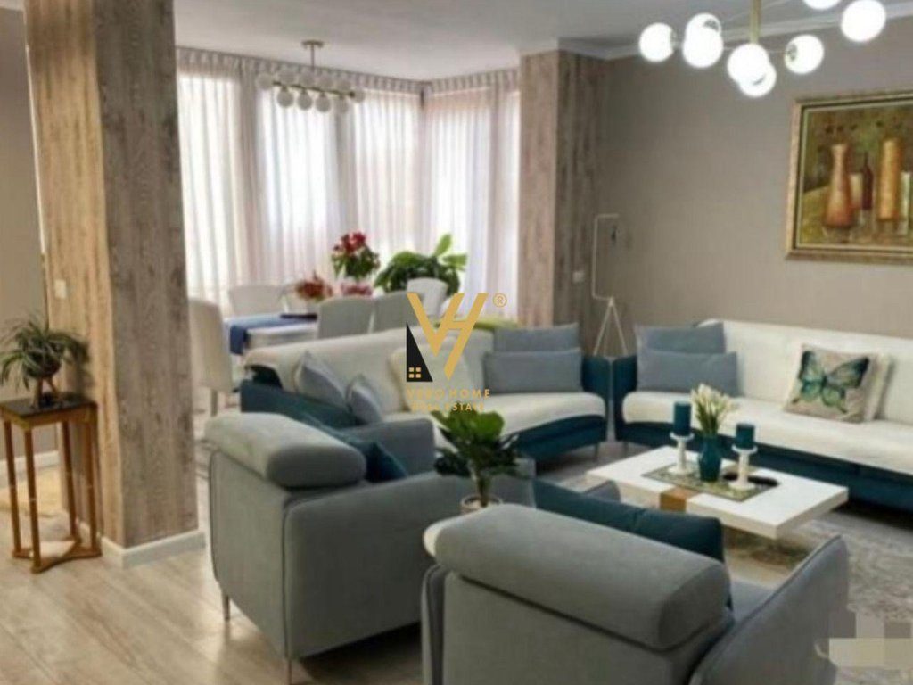 JEPET APARTAMENT 3+1+2+BLK ME QERA TE RRUGA E ELBASANIT 1.000 EURO 2
