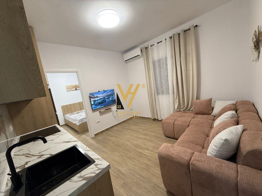 JEPET APARTAMENT 1+1 ME QIRA TE 5 MAJI 45.000 LEKE 2