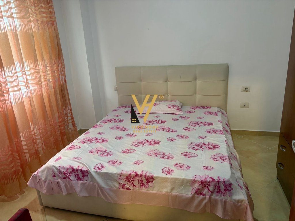 JEPET APARTAMENT 1+1 ME QIRA TE LIQENI I THATE 40.000 LEKE 3