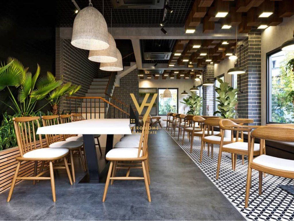 JEPET RESTORANT 180 M2 ME QERA PRANE MOZAIKUT 3.000 EURO