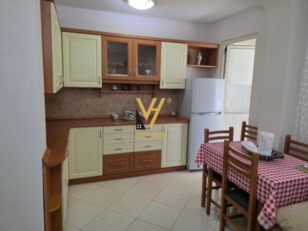 JEPET APARTAMENT 2+1 ME QIRA RRUGA SIRI KODRA 50.000 LEKE 2