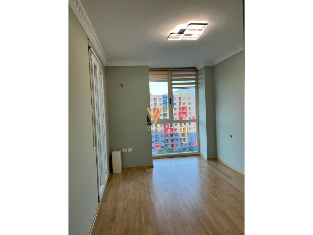 Shitet Apartament 2+1+2+ballkon te Unaza e Re 120 m2 4