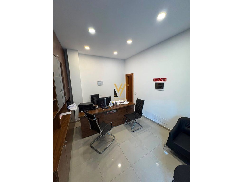 JEPET AMBIENT BIZNESI 308 M2 ME QIRA TE MINE PEZA 3.000 EURO 2
