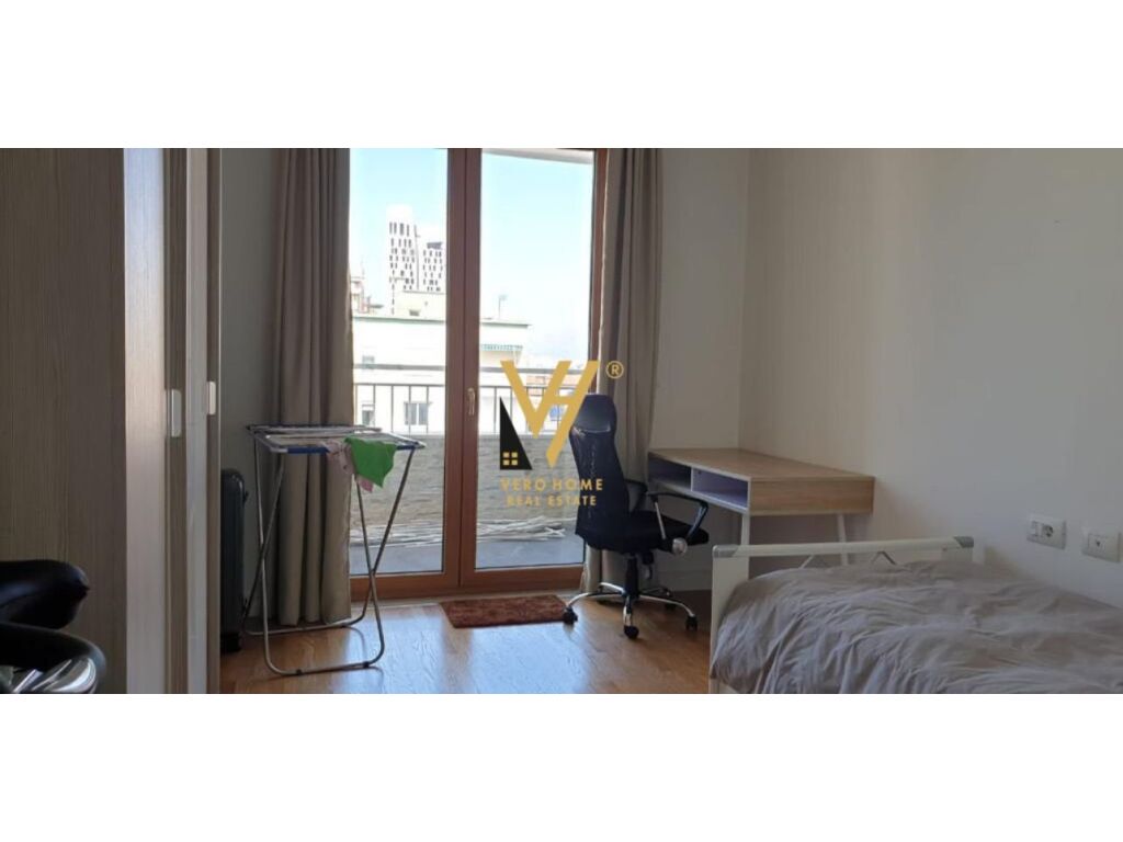 Jepet Apartament 2+1+2+ballkon me qera te Rruga Pjeter Bogdani 123 m2 4