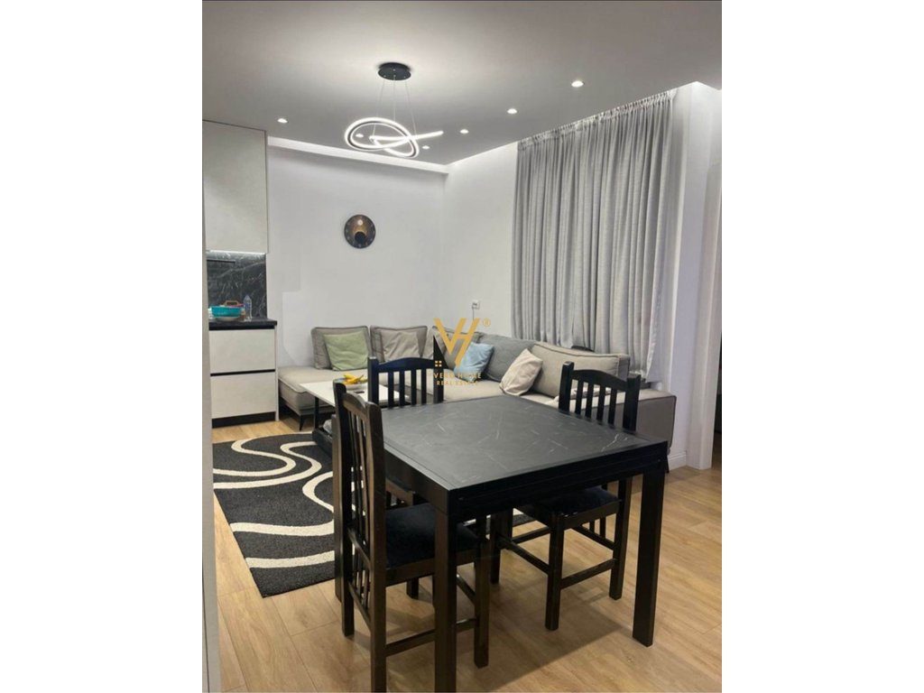 JEPET APARTAMENT 2+1+BLK ME QERA TE ISH FUSHA AVIACIONIT 75.000 LEKE 2