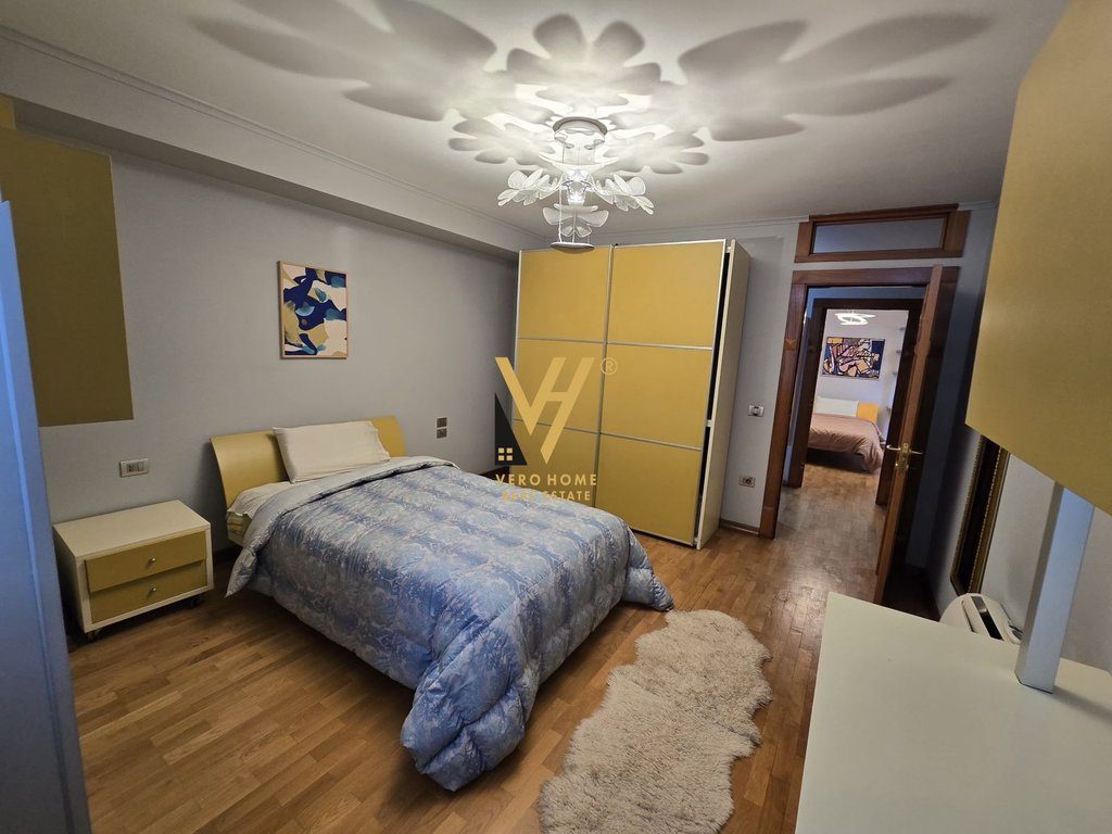 SHITET APARTAMENT 4+1+2 BLK TE BLV.ZOGU I PARE 600.000 EURO 4