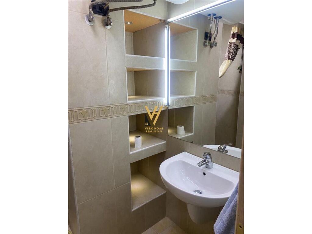 Jepet Apartament 3+1+2 me qera tek Brryli 175 m2 2