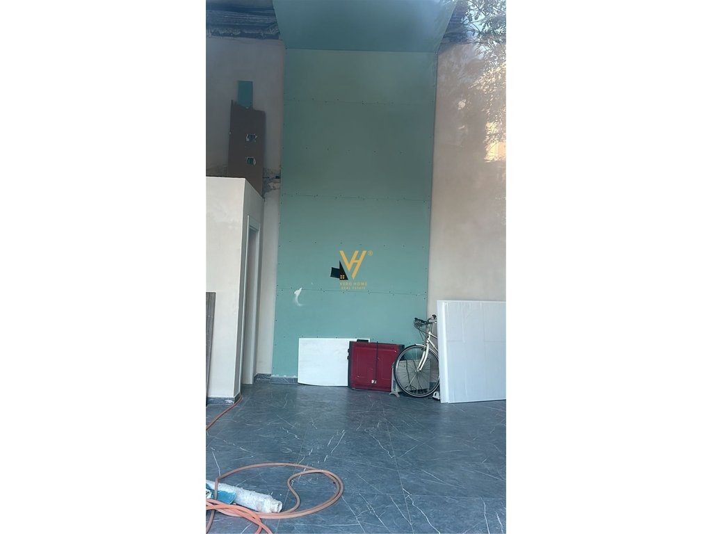 SHITET DYQAN 58 M2 TE RRUGA E KAVAJES 410.000 EURO
