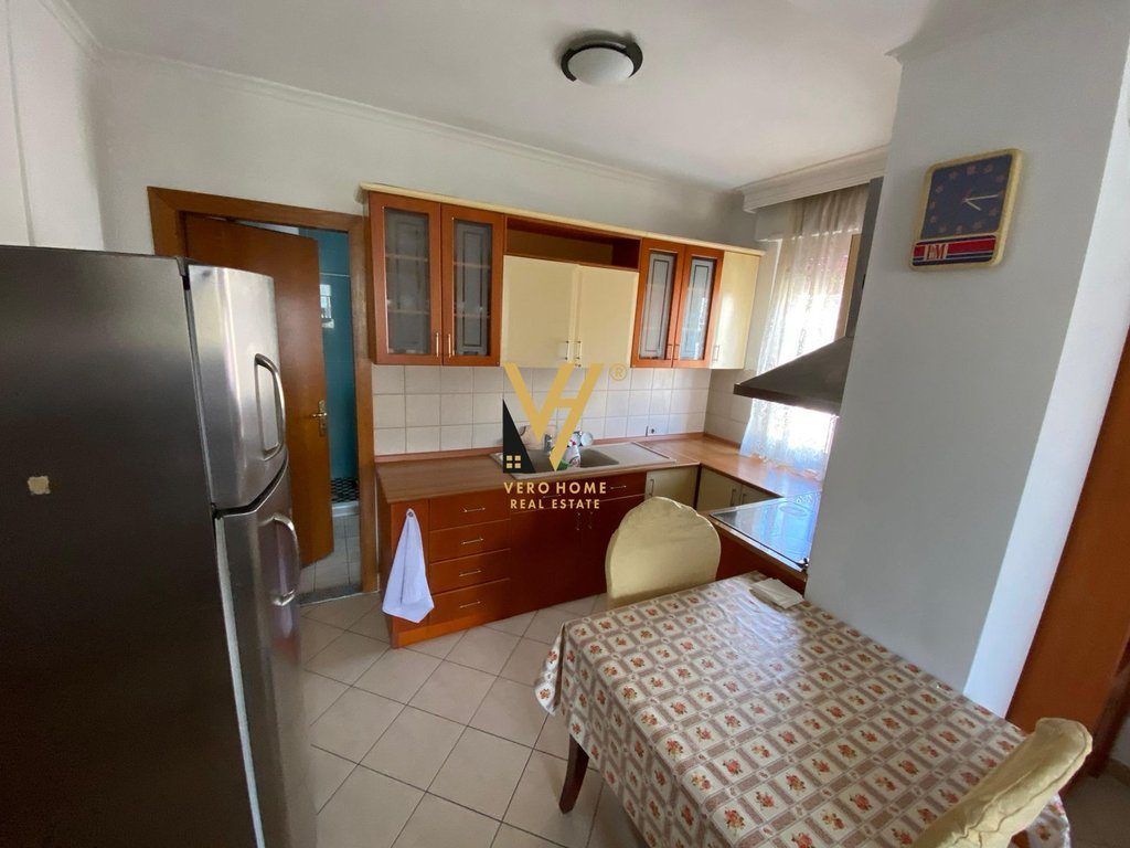 JEPET APARTAMENT 1+1+BLK ME QERA TE RRUGA E BARRIKADAVE 550 EURO 2