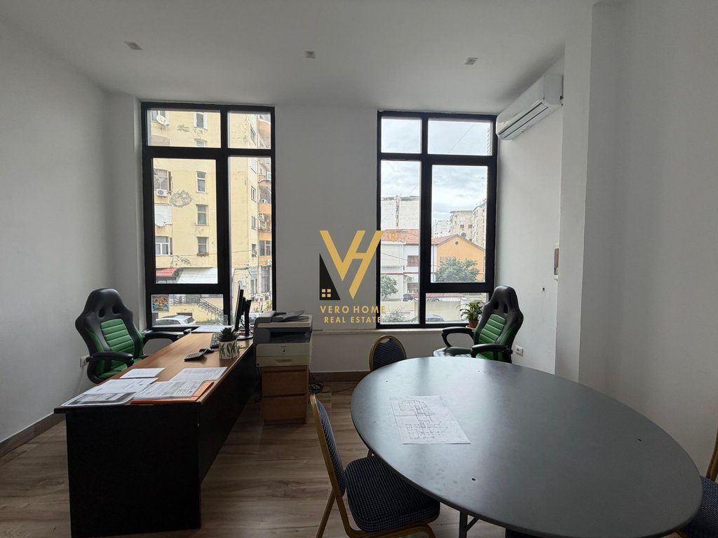 JEPET ZYRE 680 M2 ME QIRA TE RRUGA MINE PEZA 15.600 EURO 3