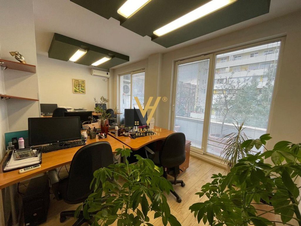 JEPET ZYRE 120 M2 ME QIRA NE QENDER 160.000 LEKE