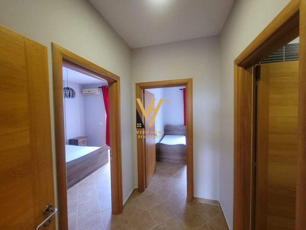 Jepet Apartament 2+1+2 me qera te Fresku 220 m2