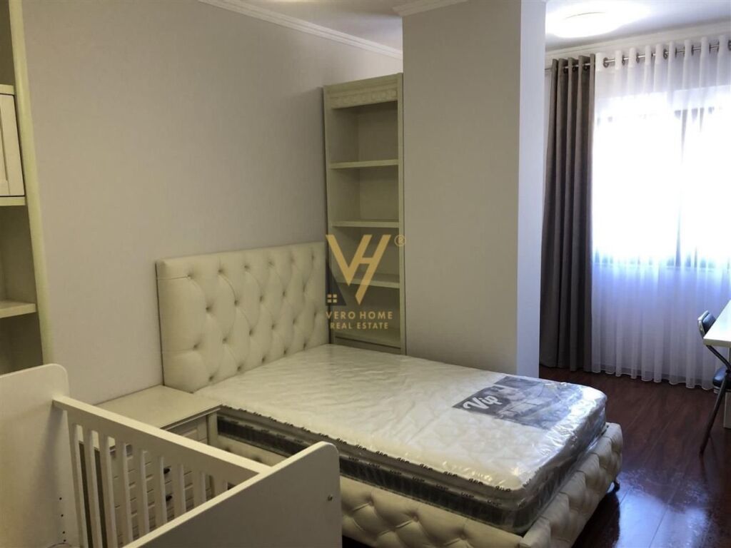 Jepet Apartament 3+1+2 me qera tek Rruga Myslym Shyri 150 m2