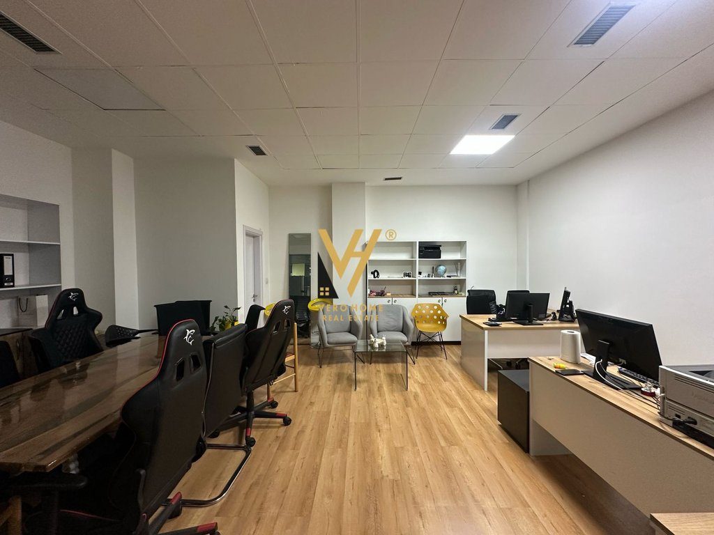 JEPET AMBIENT BIZNESI 56M2 ME QERA PRANE DELIJORGJIT 500 EURO 2