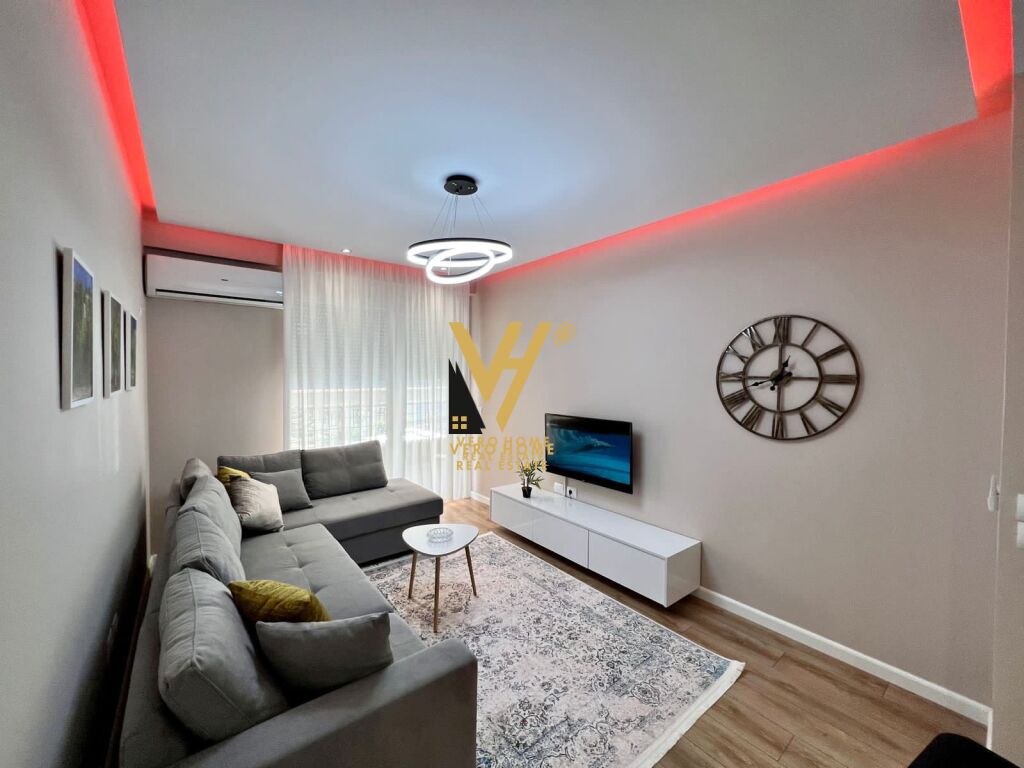 JEPET APARTAMENT 1+1 ME QERA TE KOMUNA E PARISIT 900 EURO