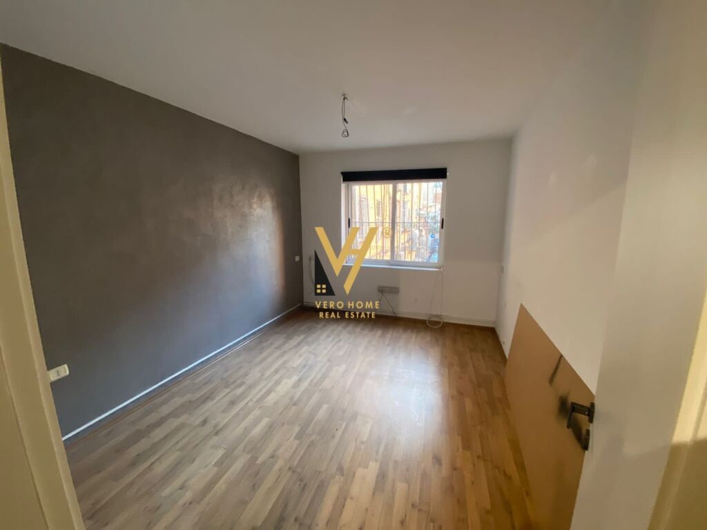 Jepet zyre me qera te Blloku 120 m2 2