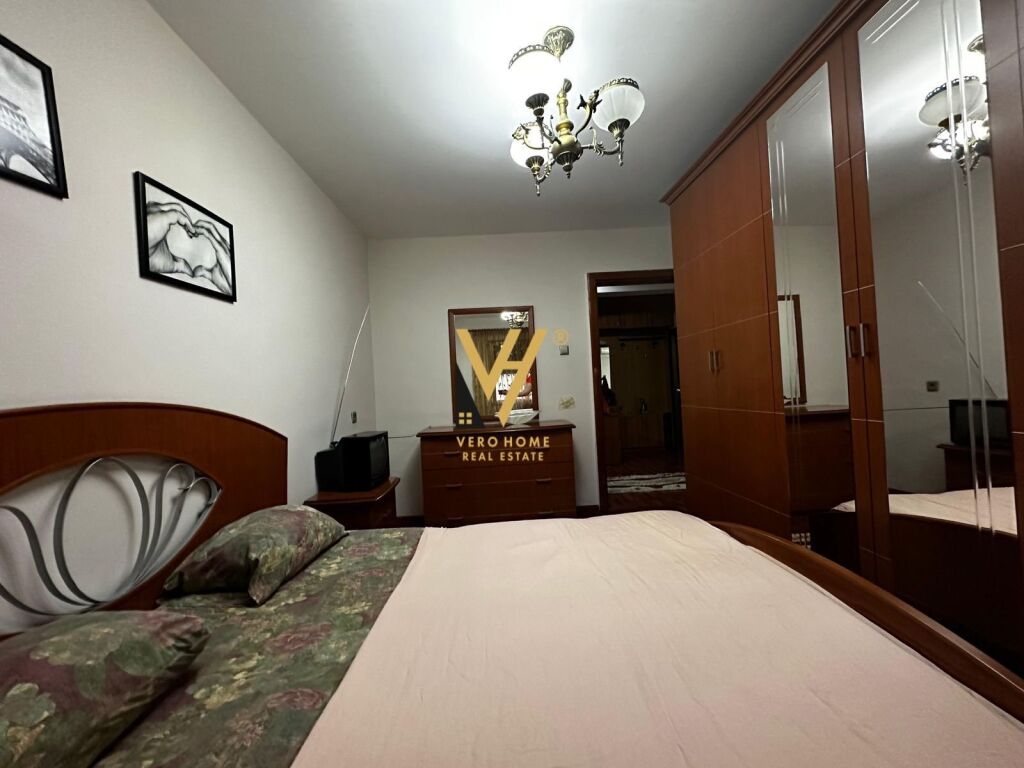 Jepet Apartament 2+1+ballkon me qera te Rruga Fortuzi 85 m2 3