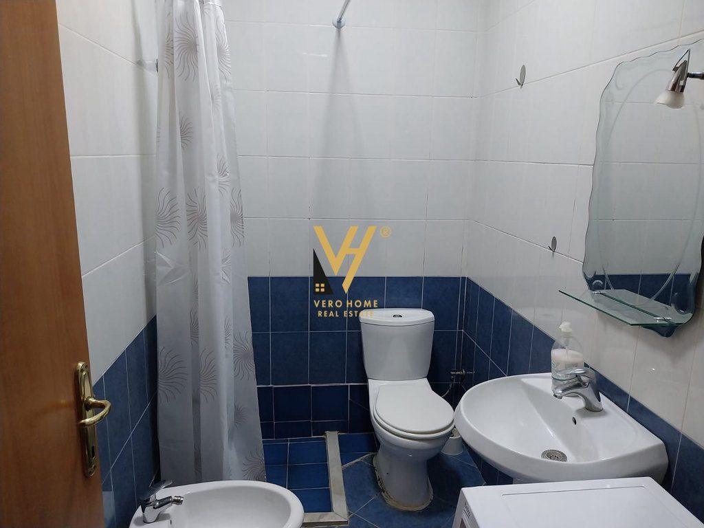 JEPET APARTAMENT 1+1+BLK ME QIRA TE RRUGA E ELBASANIT 47.000 LEKE 4