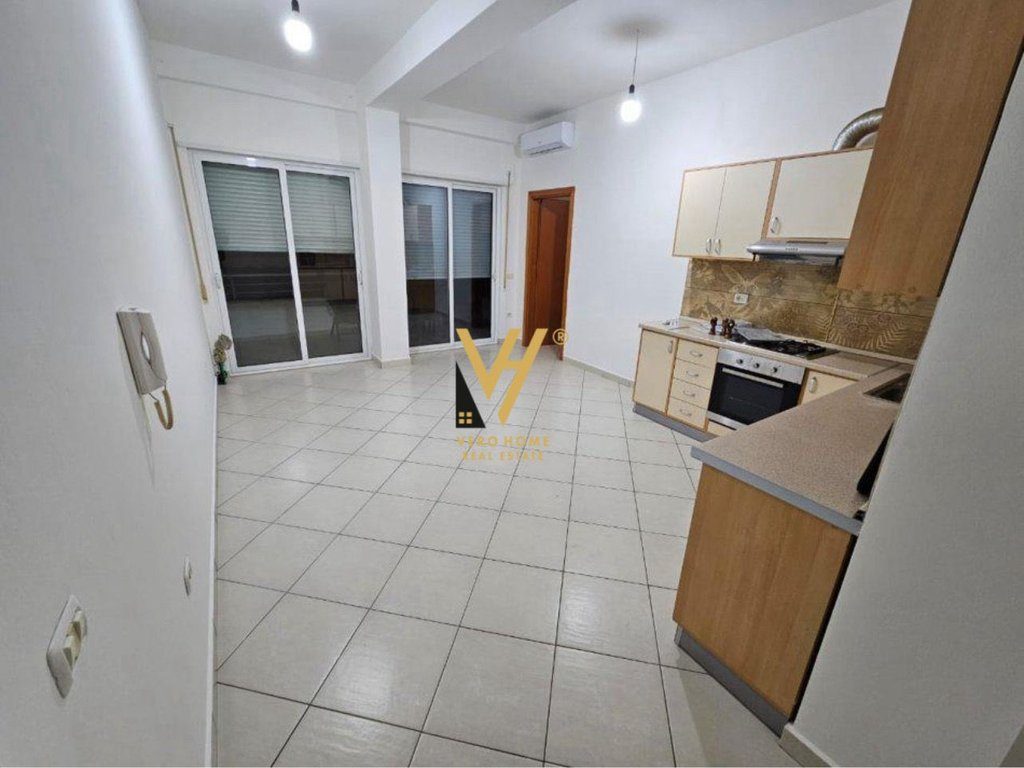 JEPET APARTAMENT 2+1+2BLK ME QIRA TE KOPSHTI ZOOLOGJIK 60.000 LEKE 2