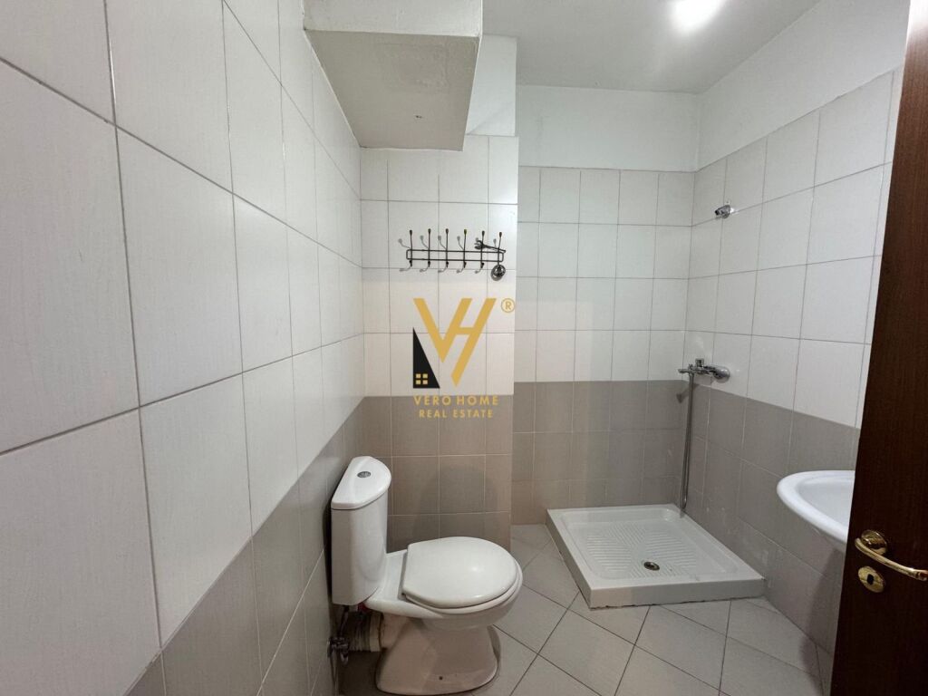 Jepet Apartament 2+1+2+ballkon me qera te Kodra e Diellit 108 m2 4