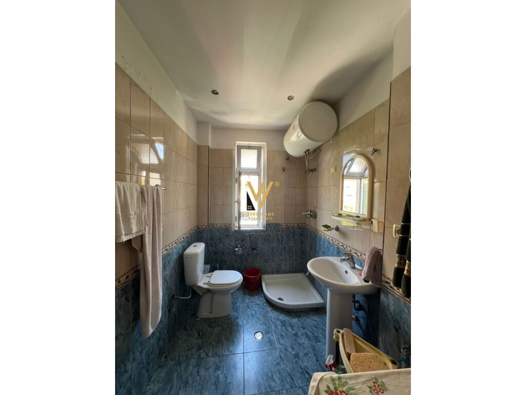 Jepet Apartament 1+1+ballkon me qera te 21 Dhjetori 90 m2 4