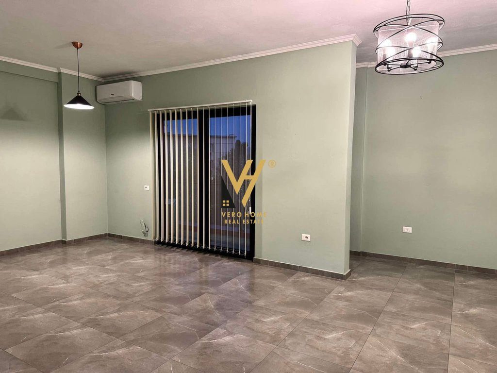 JEPET ZYRE 70 M2 ME QERA TEK ARLIS,FARMACIA 10 – 50.000 LEKE